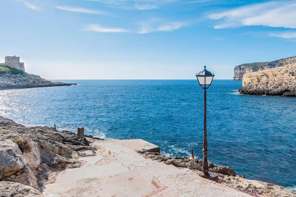 דירות Seafront Penthouse With Terrace In Xlendi, Gozo מראה חיצוני תמונה