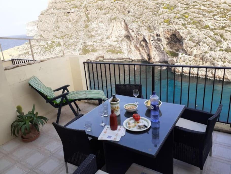 דירות Seafront Penthouse With Terrace In Xlendi, Gozo מראה חיצוני תמונה